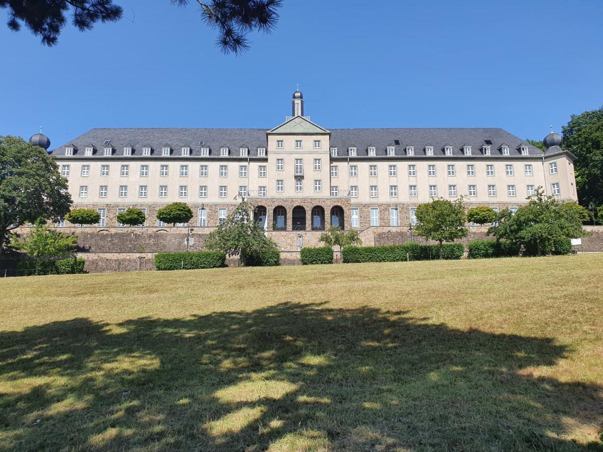 Kardinal Schulte Haus Hotel Bergisch Gladbach Bagian luar foto
