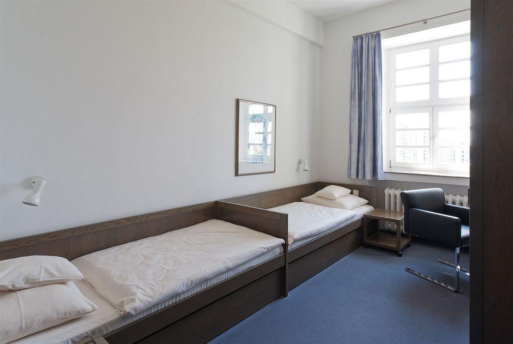 Kardinal Schulte Haus Hotel Bergisch Gladbach Bagian luar foto