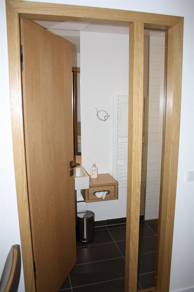 Kardinal Schulte Haus Hotel Bergisch Gladbach Bagian luar foto